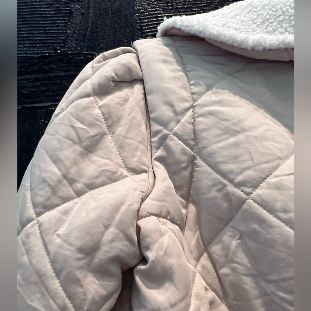 Blank NYC Quilted Jacket - Picture 7 of 8